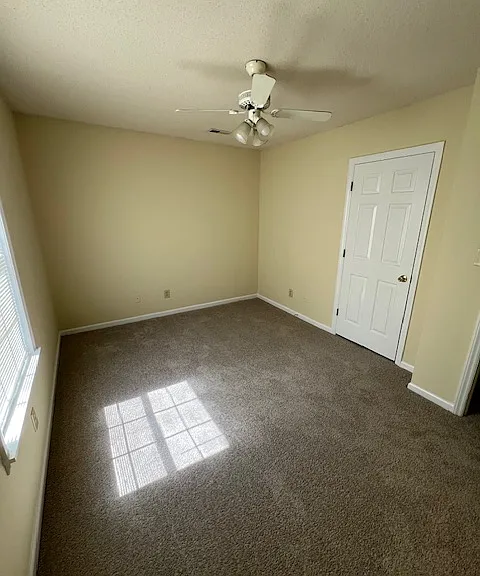 1083 Farm Pond Ln — Photo 3