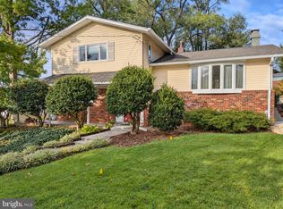5002 Roslyn Rd, Annandale, VA 22003