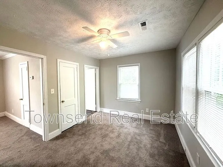 217-4 N Virginia Ave — Photo 8