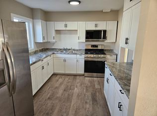 2104 N Mesa Verde Ave, Farmington, NM 87401