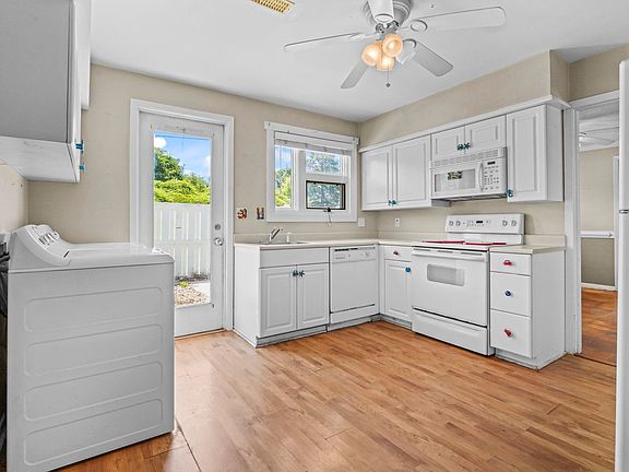 4th image of 748 Yellowwood Ave. #748
