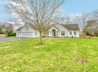 5 Woodrose Dr, Webster, NY 14580