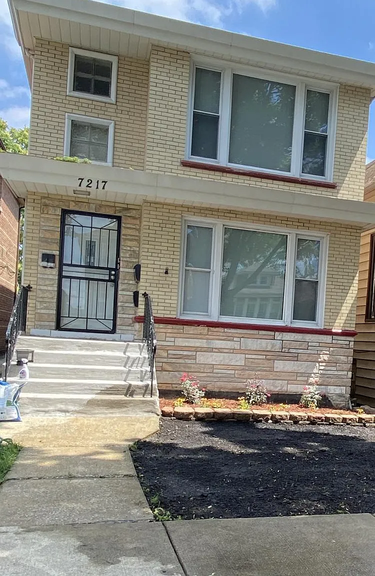 7217 S Rockwell St — Photo 1