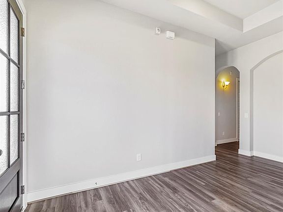 5th image of 2215 Rose Manor Ct