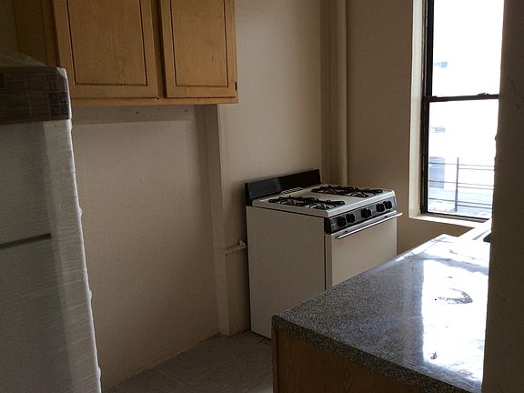 4th image of 653 Cauldwell Ave APT 51