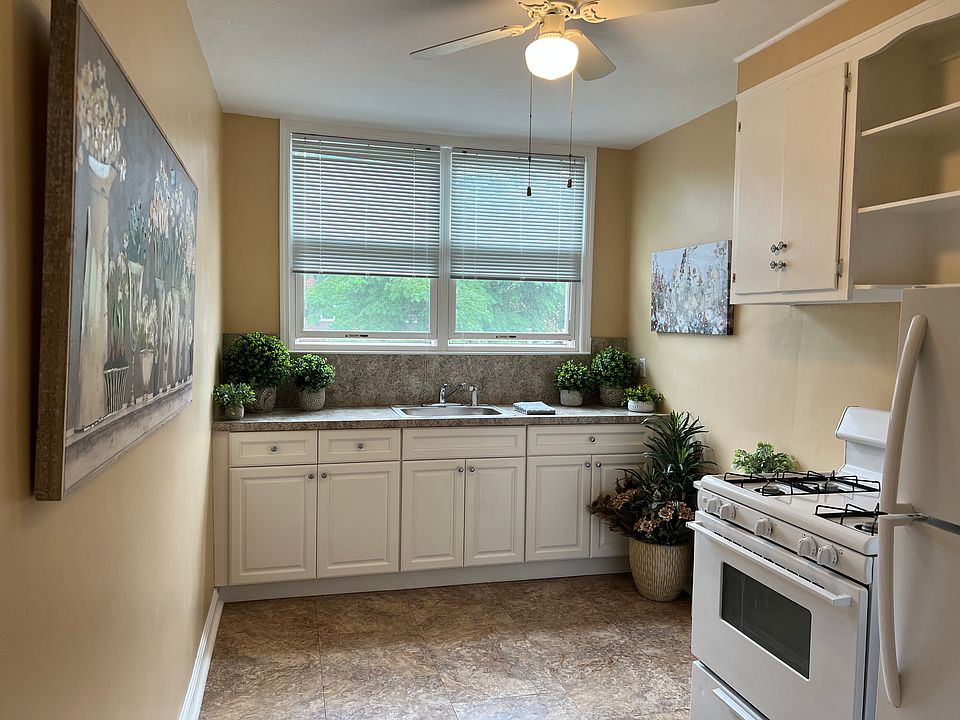 1st image of 79 Beechwood Pl #2