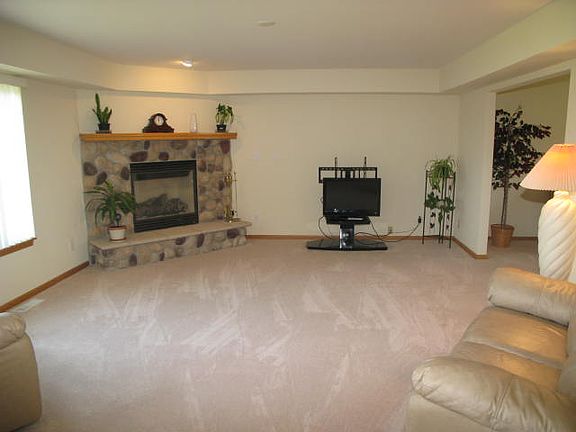 4th image of 521 Sand Dr