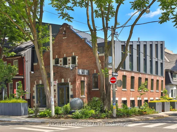 225 Brunswick Ave #Penthouse 2, Toronto, ON M5S 2M6