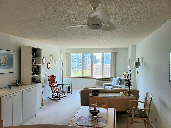 3rd image of 801 S Plymouth Ct APT 804