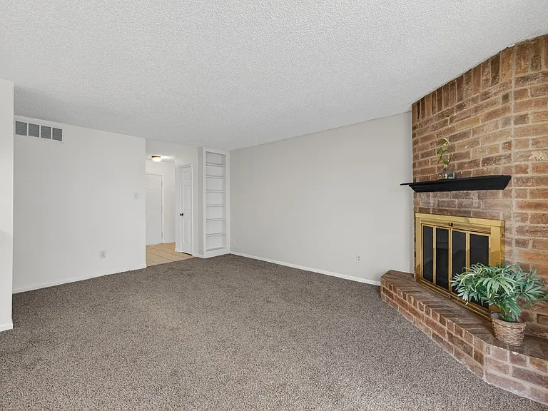 2800 Jeanetta St #1806 — Photo 1