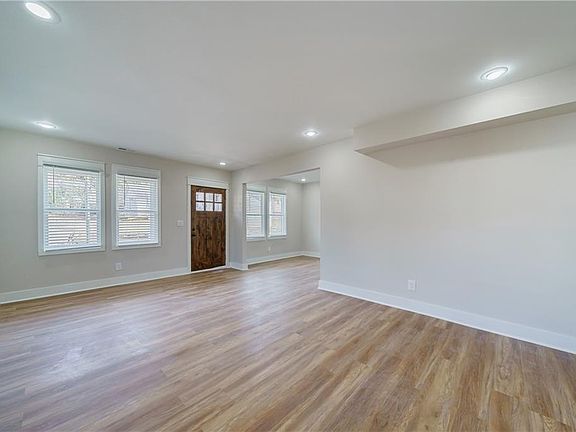 5th image of 1081 Smith St SW