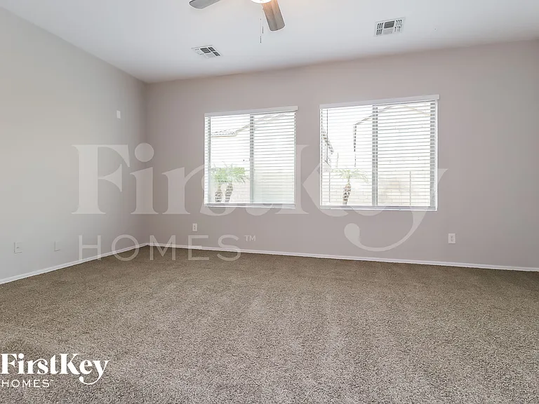 9434 W Berkeley Rd — Photo 7