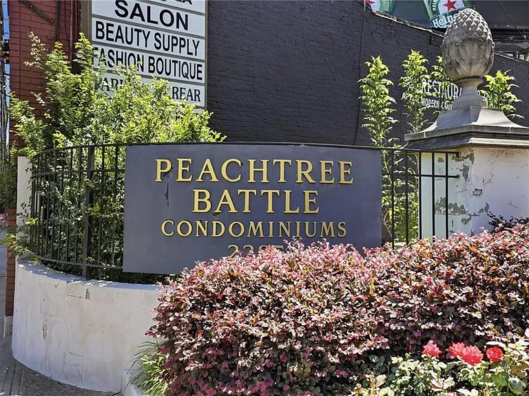 2285 Peachtree Rd NE #709 — Photo 32