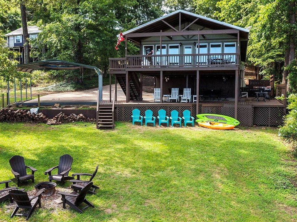 1st image of 120 Hillcrest Dr