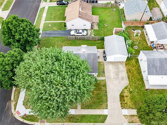 2nd image of 103 W Circle Dr