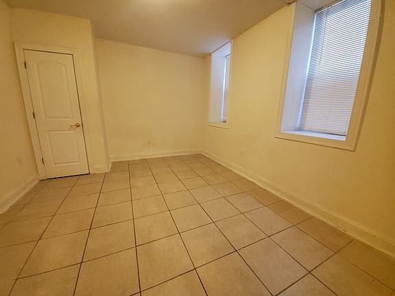 3rd image of 15-17 Gifford Ave #B20e