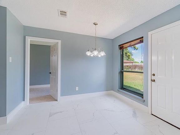 5th image of 7903 Waxleaf Dr