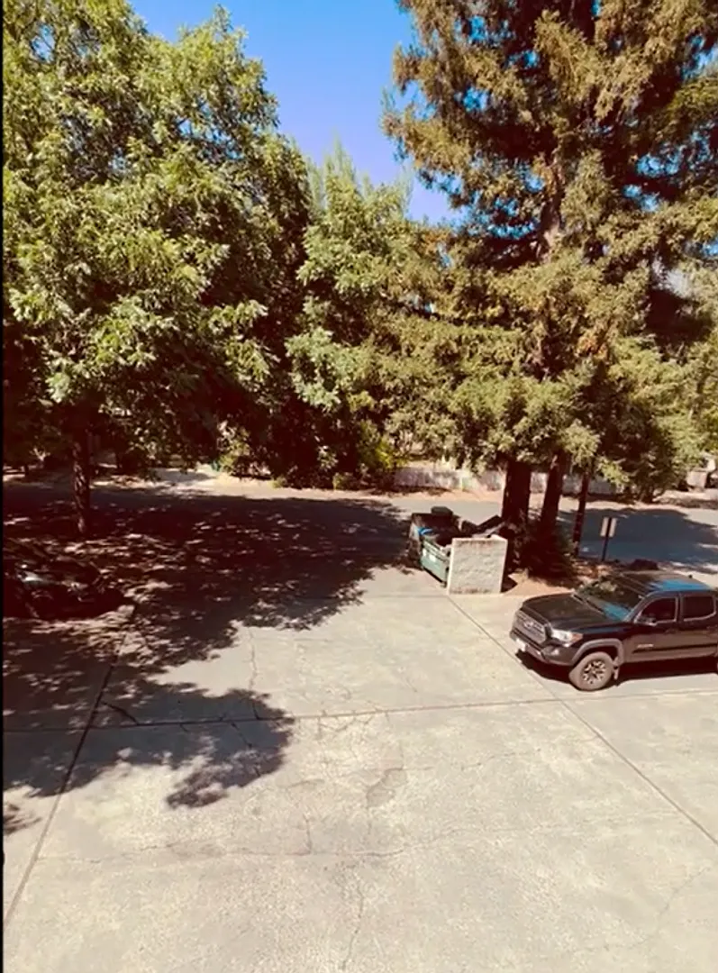 415 Maple Street — Photo 3