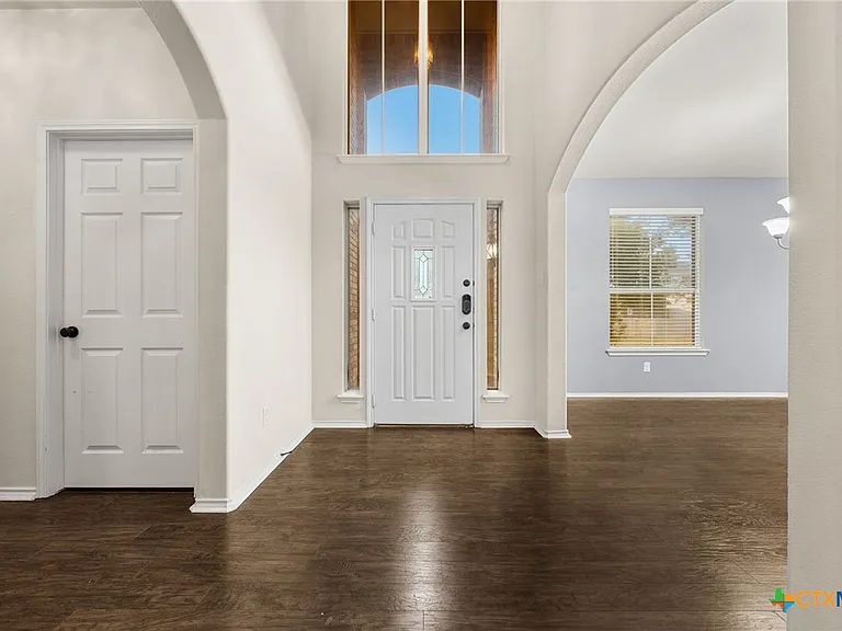 5101 Birmingham Cir — Photo 2