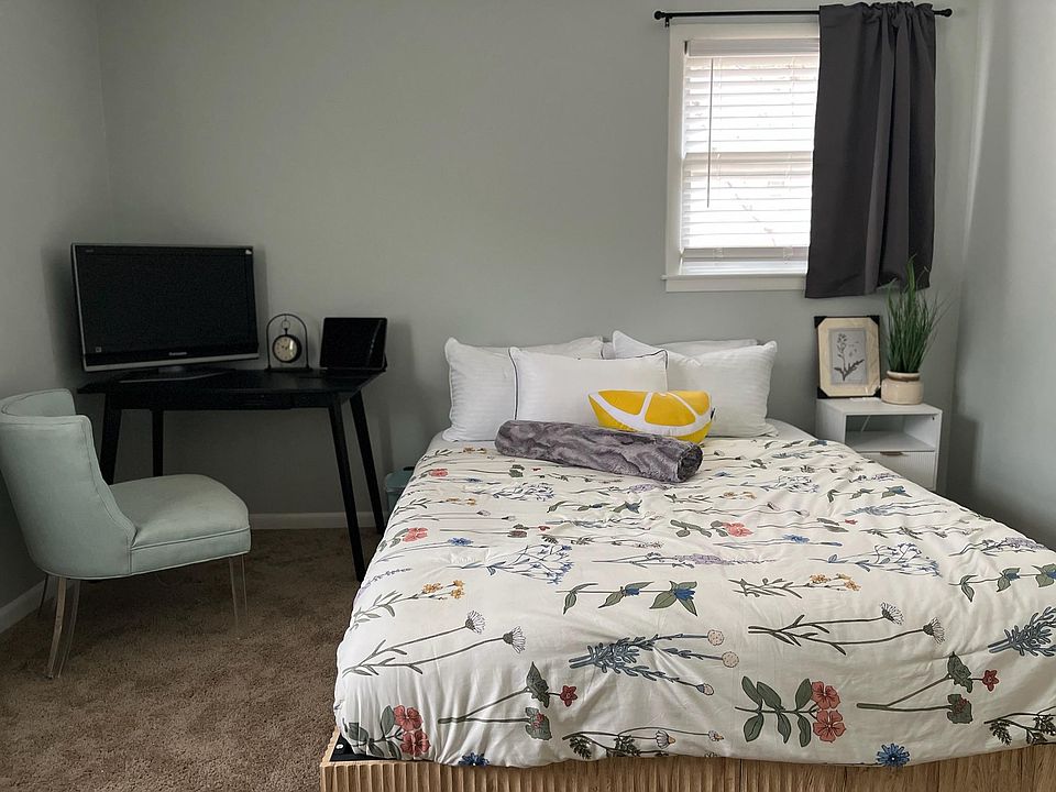 Large bedroom with all amenities and ample space