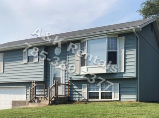 1402 SW 72nd Pl, Topeka, KS 66619