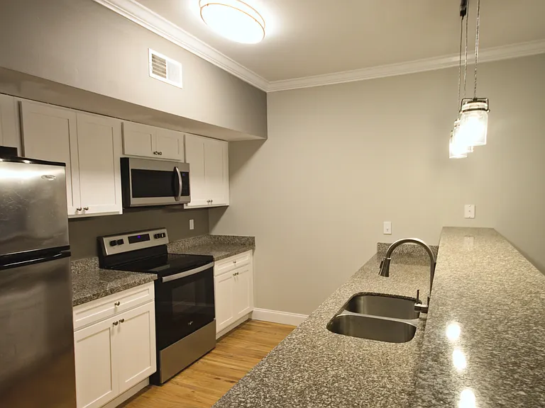 Hayden Place Apartments — Photo 41