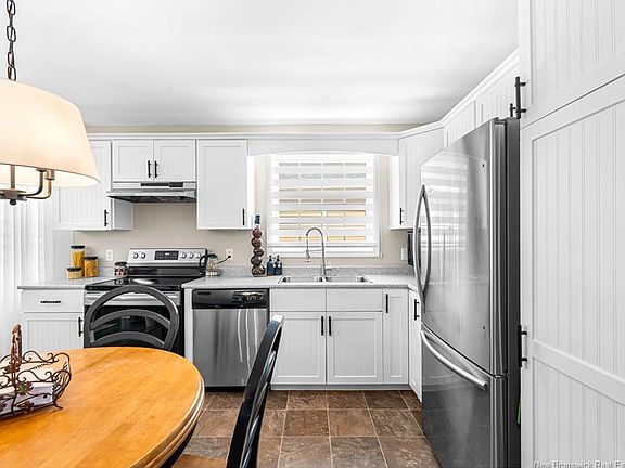 5th image of 142 Sequoia Dr