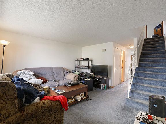 3rd image of 618 Thomas Dr