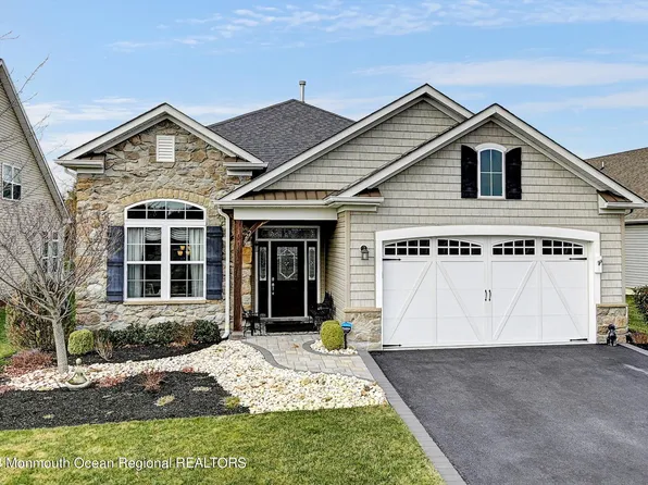 22 E Bosworth Boulevard, Farmingdale, NJ 07727