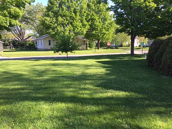 4th image of 1102 8th Ave N