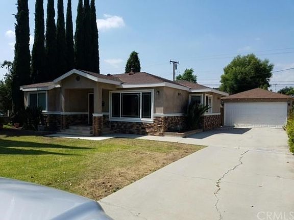 2nd image of 823 E Barbara Ave
