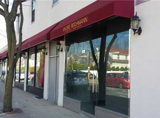 2 Hicks Ln, Great Neck, NY 11024