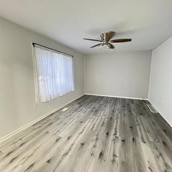 1058 California Ave — Photo 5