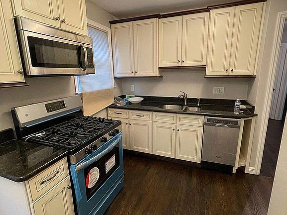 4th image of 24806 New York St
