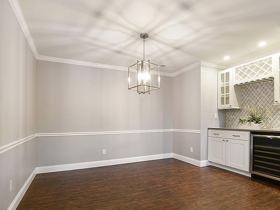 Dining Room & Wine Bar