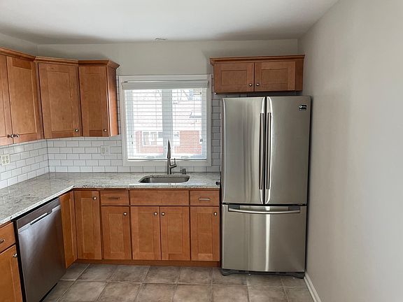 2nd image of 791 Davis Ave Floor 2