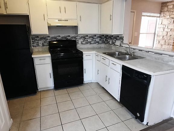 4th image of 823 Taulbee Ln #B
