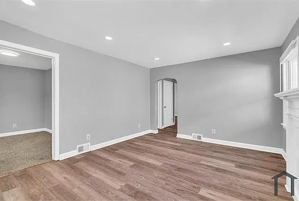 3 bed, 907 sqft, $1,400 — Photo 1