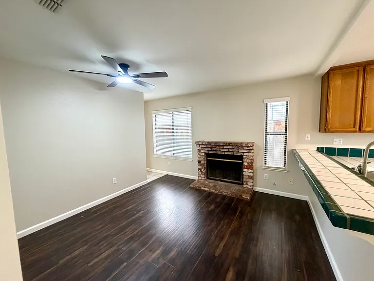 661 Mockingbird Ln — Photo 8