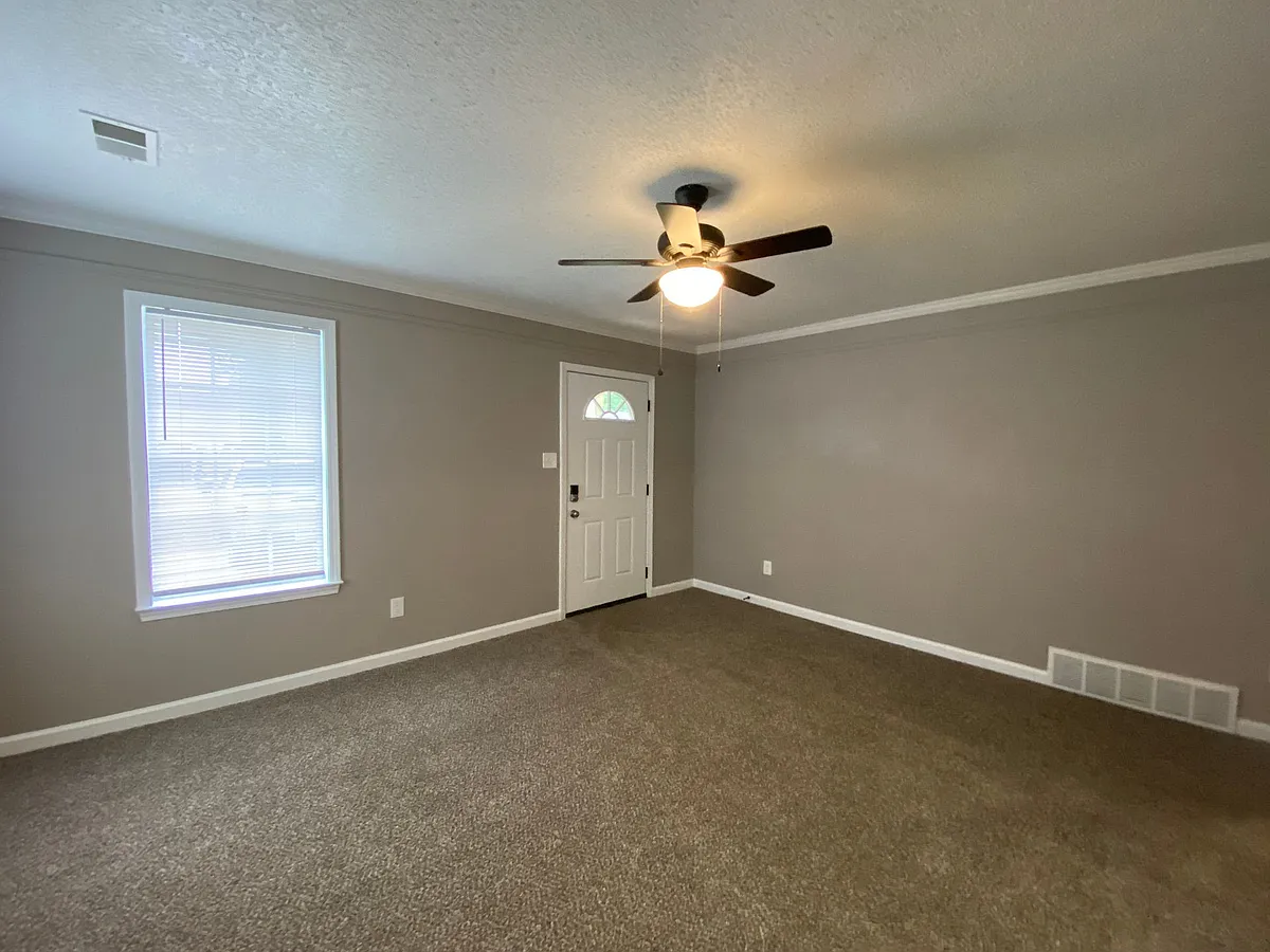Building Photo - 2485 Rammesses Ave