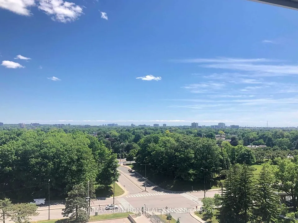 60 Town Centre Ct #909
