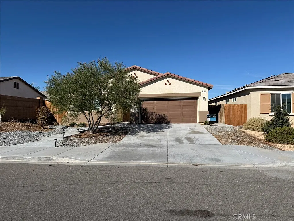 3 bed, 1636 sqft, $2,500 — Photo 1