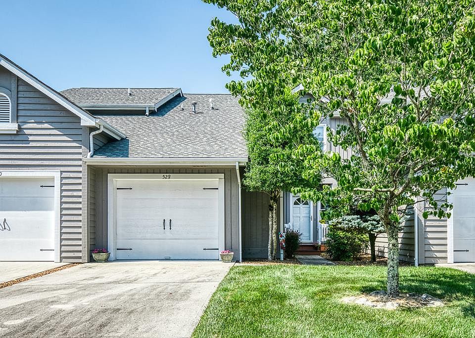 1st image of 528 Riverbend Dr