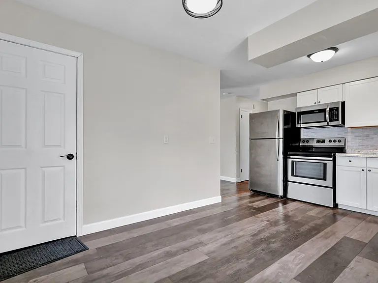 2235 West Blvd — Photo 12