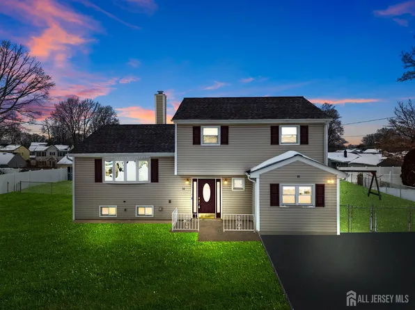 10 Magee Rd, Edison, NJ 08817