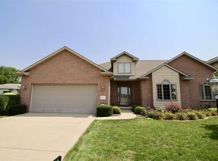 5404 N Weaverridge Blvd, Peoria, IL 61615