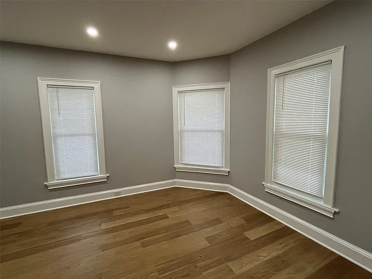 14 Allen St — Photo 21