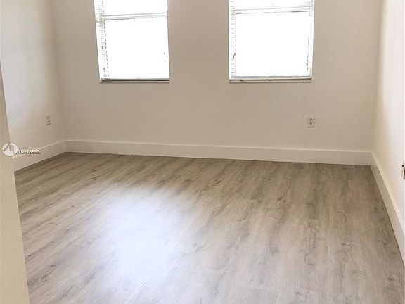 5th image of 11403 NW 89th St APT 217
