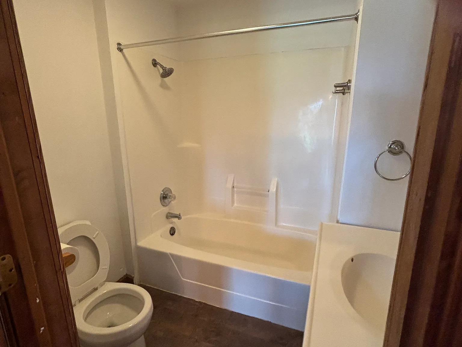 3 bed, 2300 sqft, $1,575 — Photo 3
