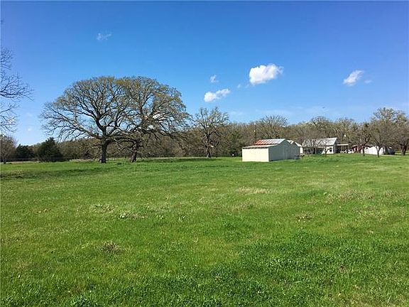 4th image of 803 County Road 3106